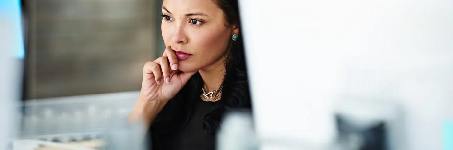 Mulher Pensando Nos Boletos